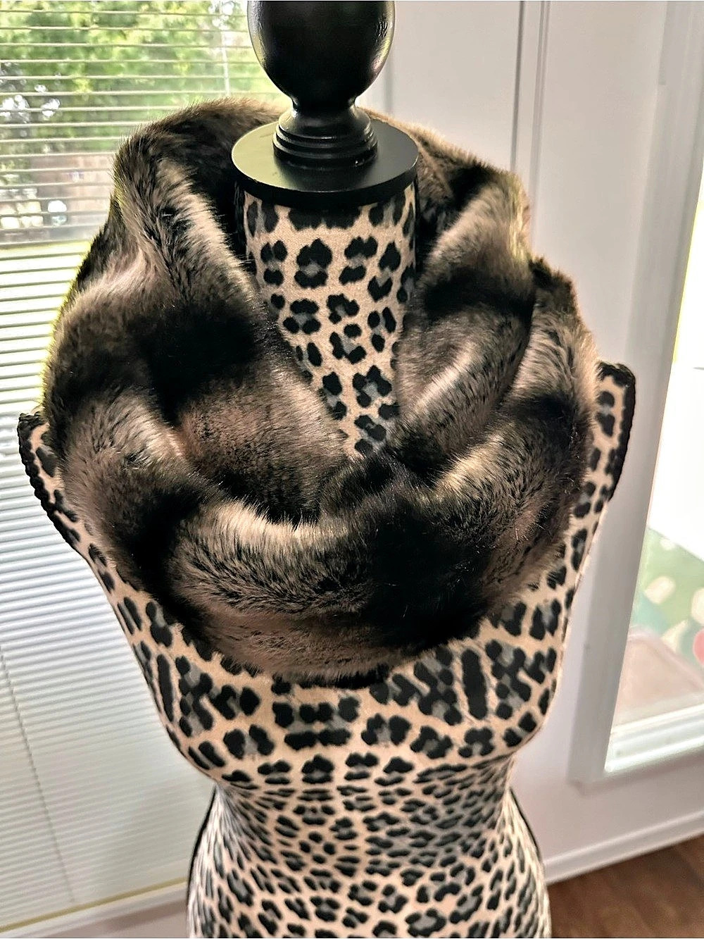 Ruyi Faux Fur Neck Warmer NWT